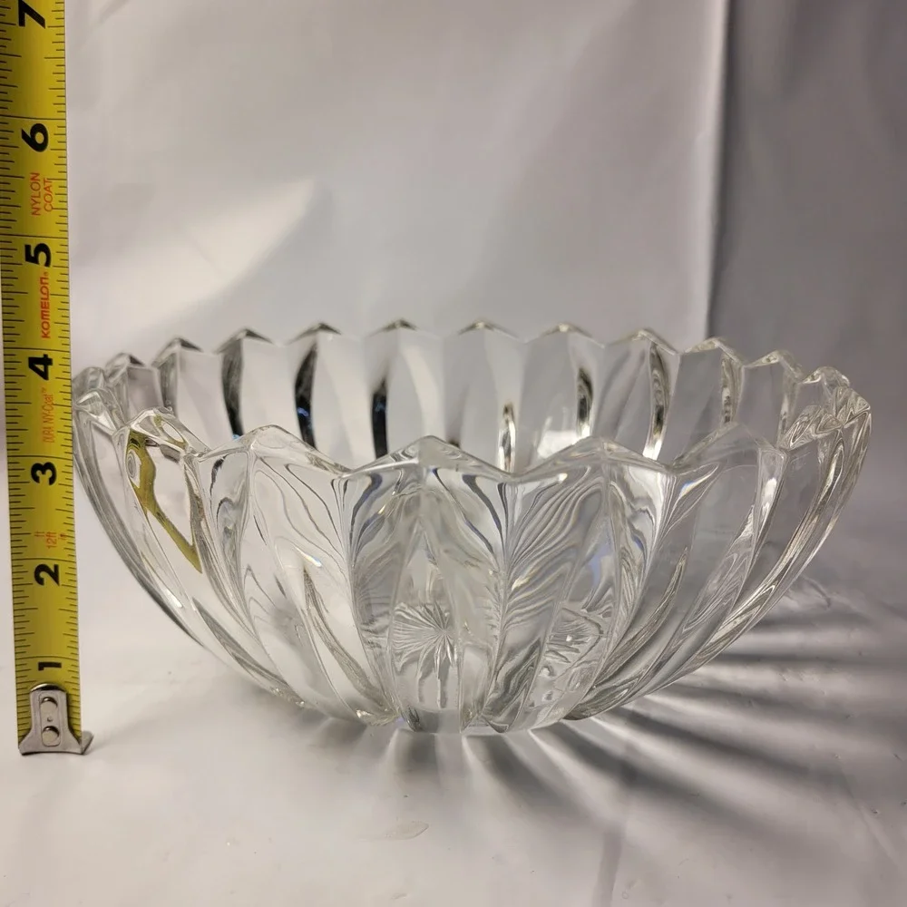 Vintage Unique Serving Bowl Clear Glass Scalloped Starburst‎ Fluted 8 inch